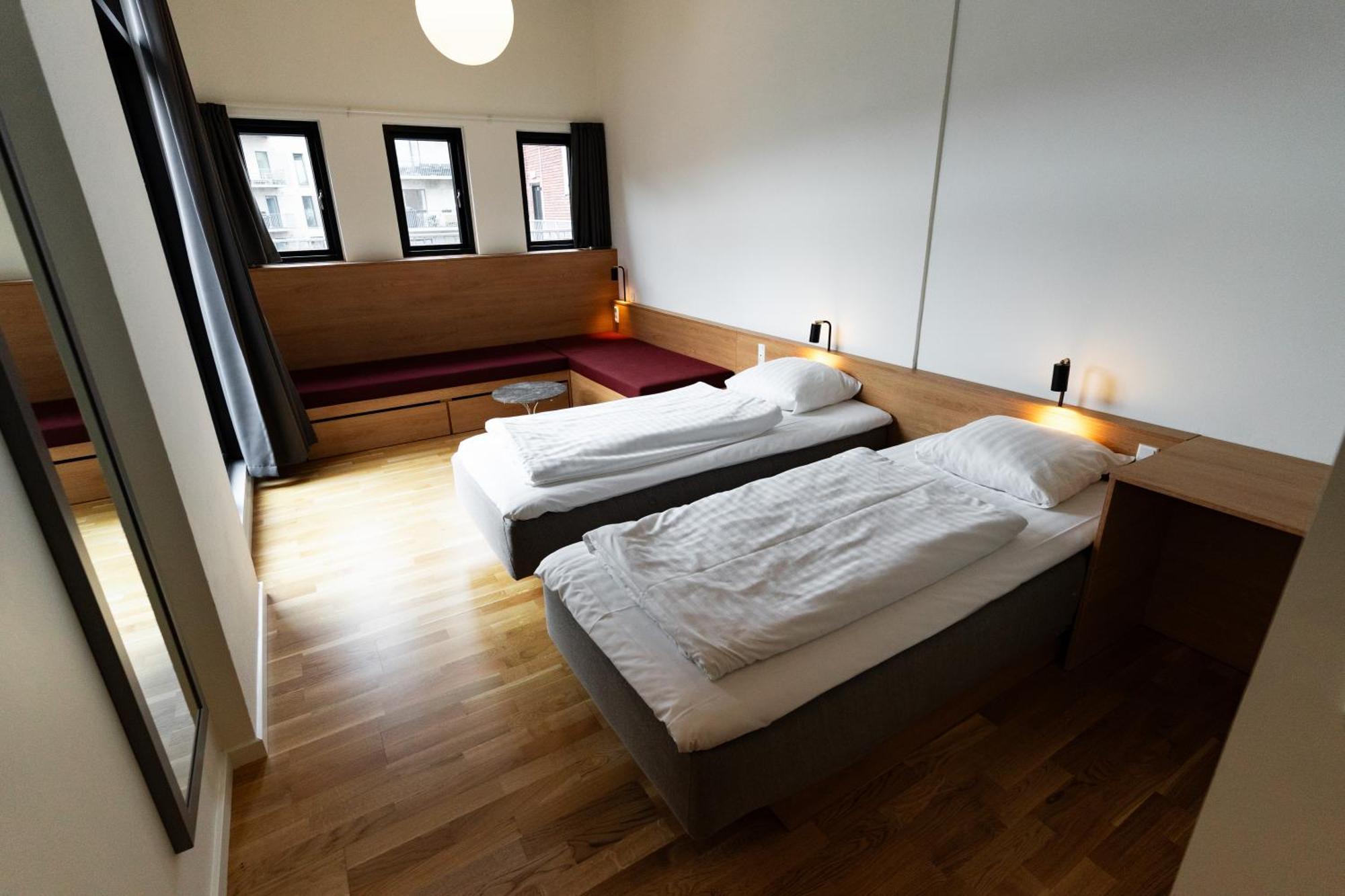 Hostel Roberta's Society